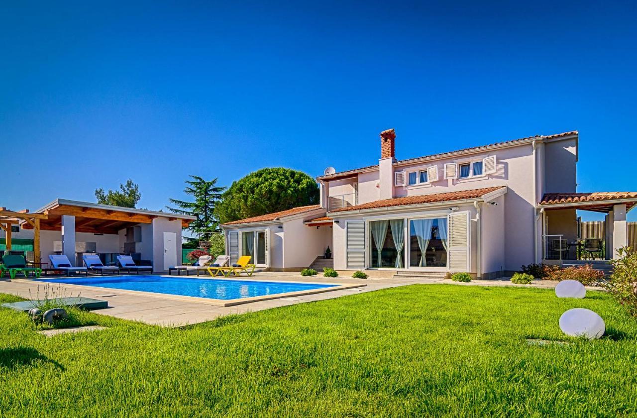 פאז'אנה Family-Villa Captains House, Schoener Grosser Pool Und Riesiger Garten מראה חיצוני תמונה